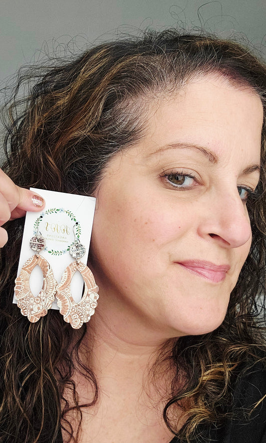 Neutral scalloped Earrings