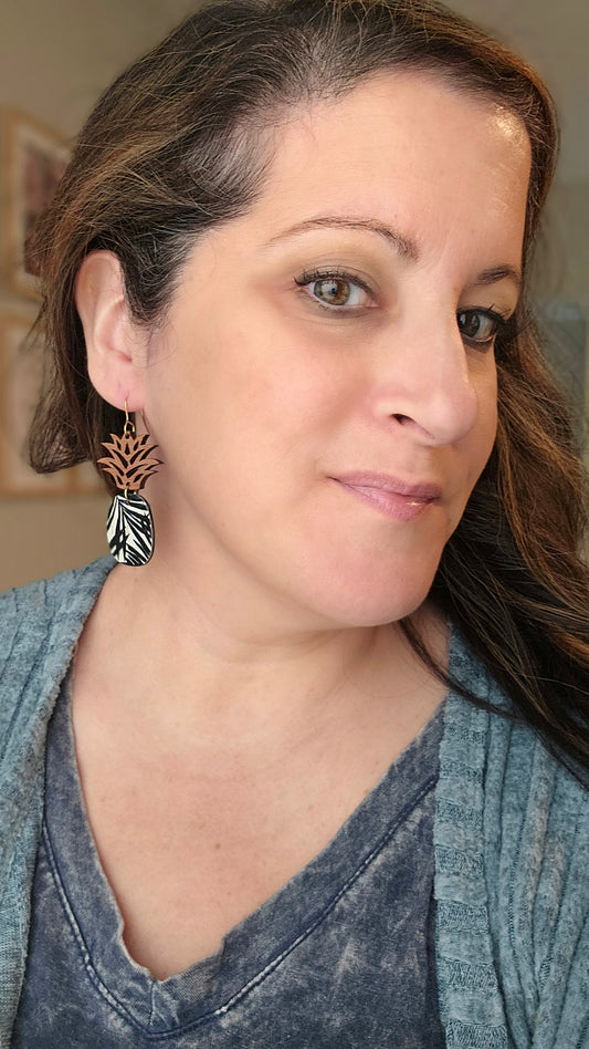 Black White Pineapples 🍍