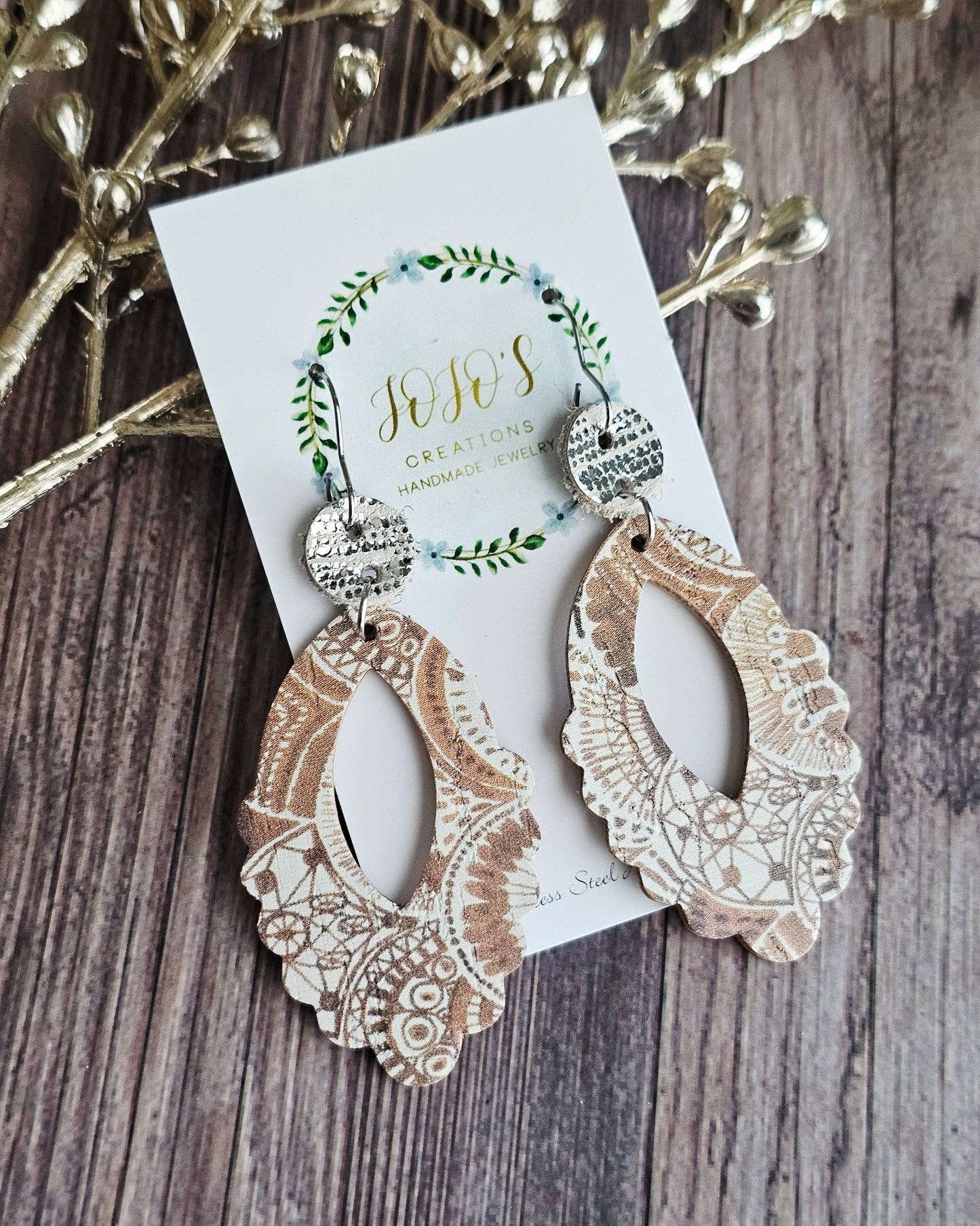 Neutral scalloped Earrings