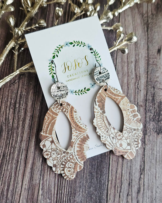 Neutral scalloped Earrings