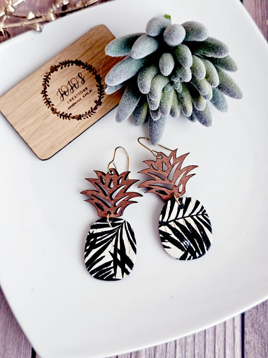 Black White Pineapples 🍍