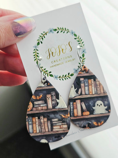 Ghosts & Bookshelves