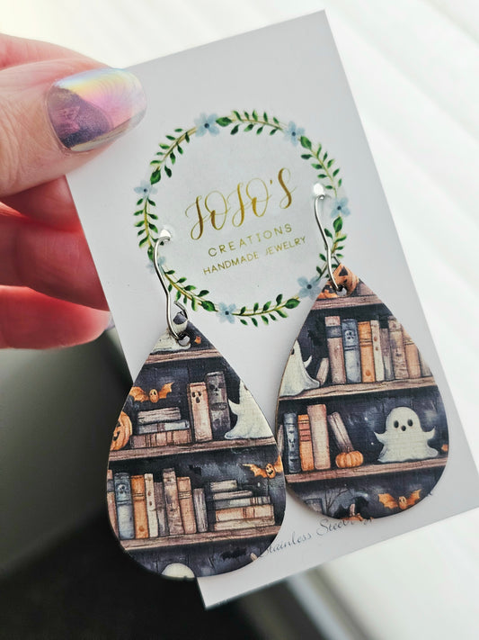 Ghosts & Bookshelves